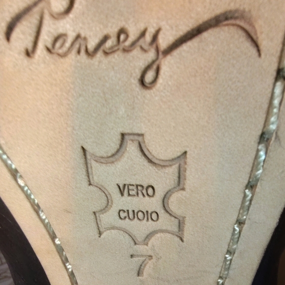 Pencey | Gold & Black Stiletto Heels | Size 7 - Picture 4 of 9